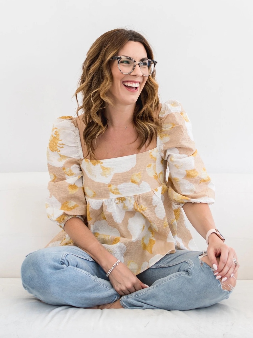 EN SAISON square -Neck Puff Sleeve Floral Top in Beige and White